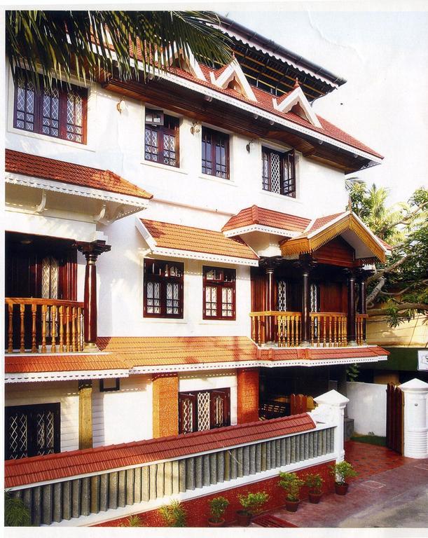 호텔 화이트 로즈 Kochi 외부 사진